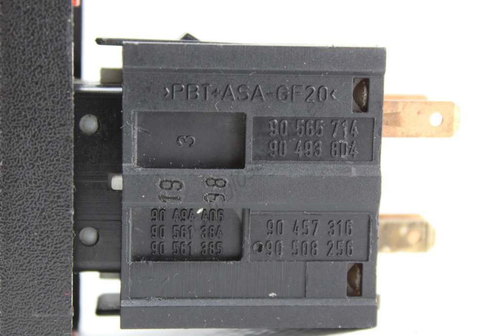 Interruptor de emergencia  Opel Vectra B 90565714  90403804 90457316 90508256 90494406 90561384 90561384 - foto 2