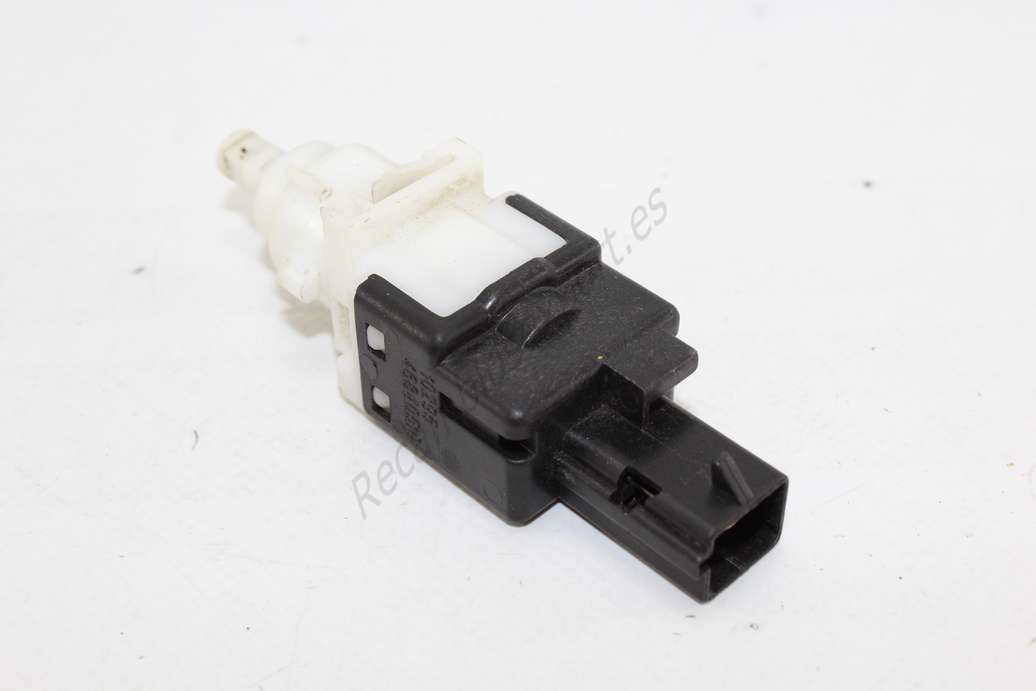 Interruptor de luz de freno Alfa Romeo Fiat Bravo Doblo Croma 46840510 - foto 1