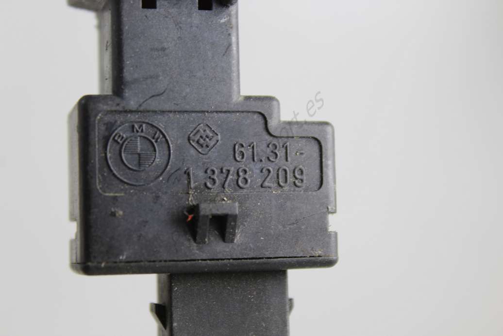 Interruptor de luz de freno BMW E24 E28 E30 61311378209 61.31-1 378 209 - foto 2
