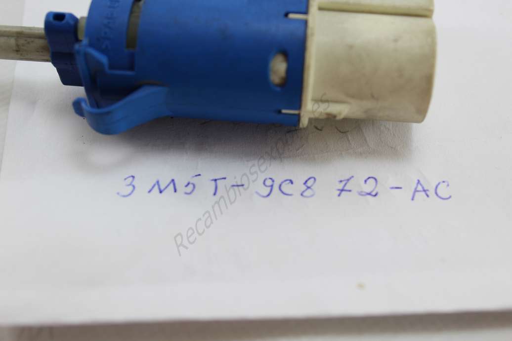 Interruptor de luz de freno Ford Mondeo Fiesta 3M5T9C872AC 3M5T-9C872-AC - foto 2
