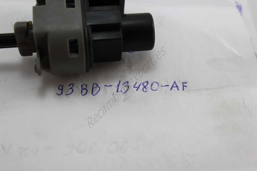 Interruptor de luz de freno Ford Transit Fiesta 93BB13480AF 93BB-13480-AF - foto 2