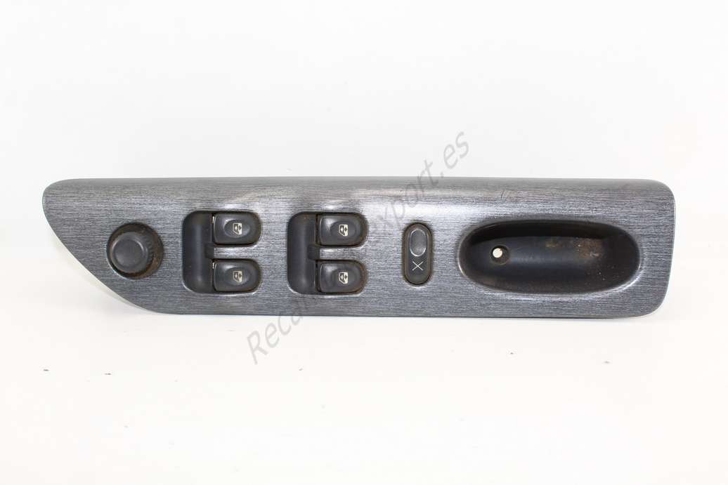 Mando de elevalunas Renault Laguna 7701707064 - foto 1