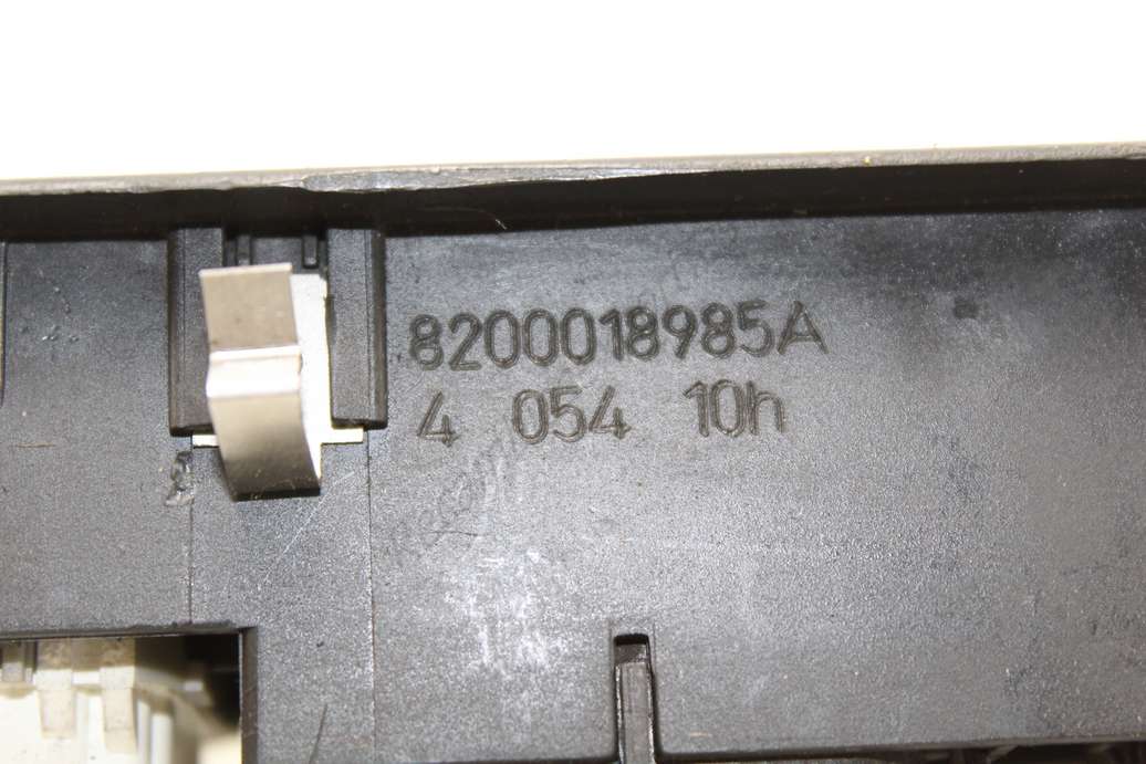 Mando de elevalunas Renault Laguna 8200018985A - foto 2