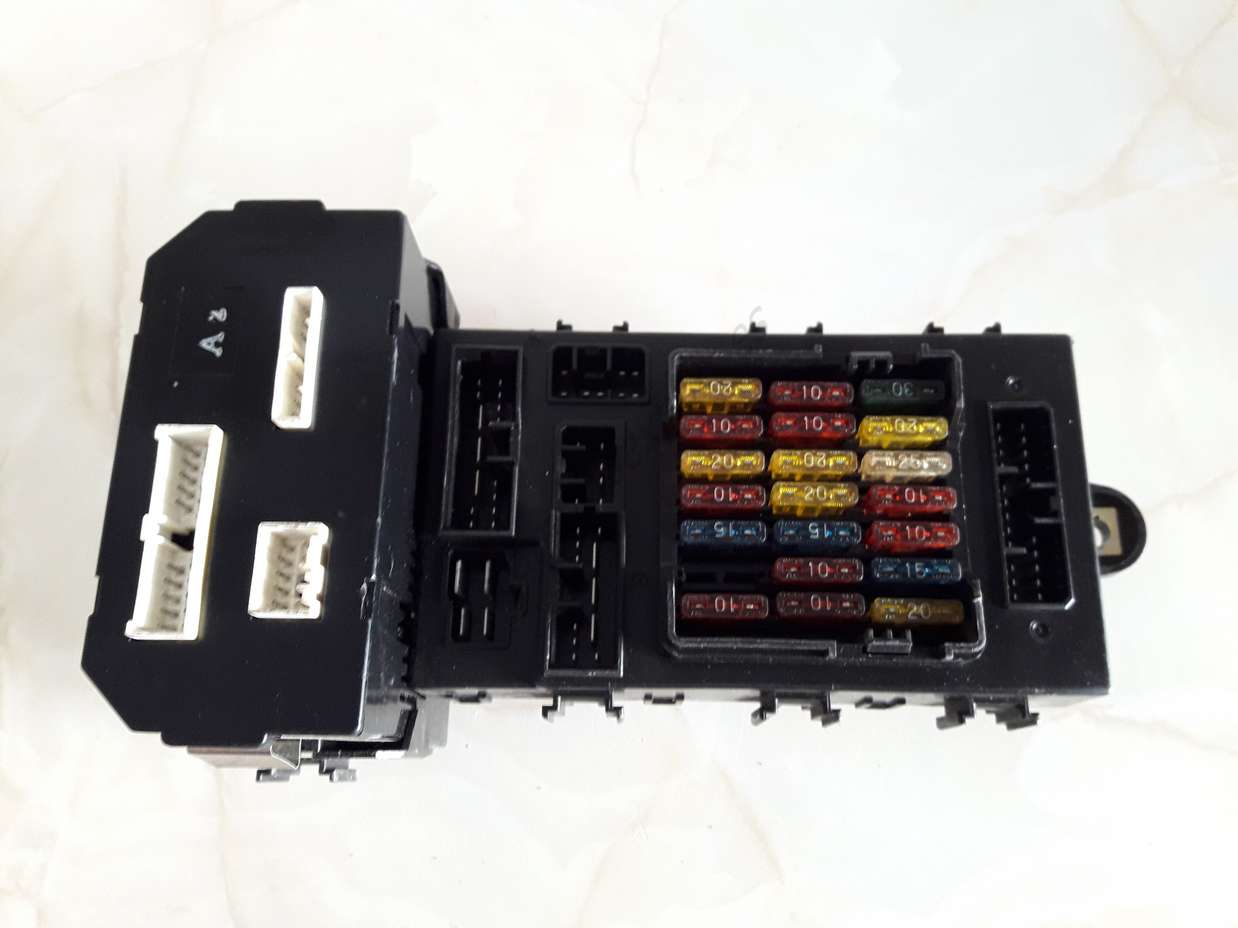 Caja fisibles Kia Clarus OK9AC67560A OK9AC 67 560 A 0K9AC67560A - foto 1