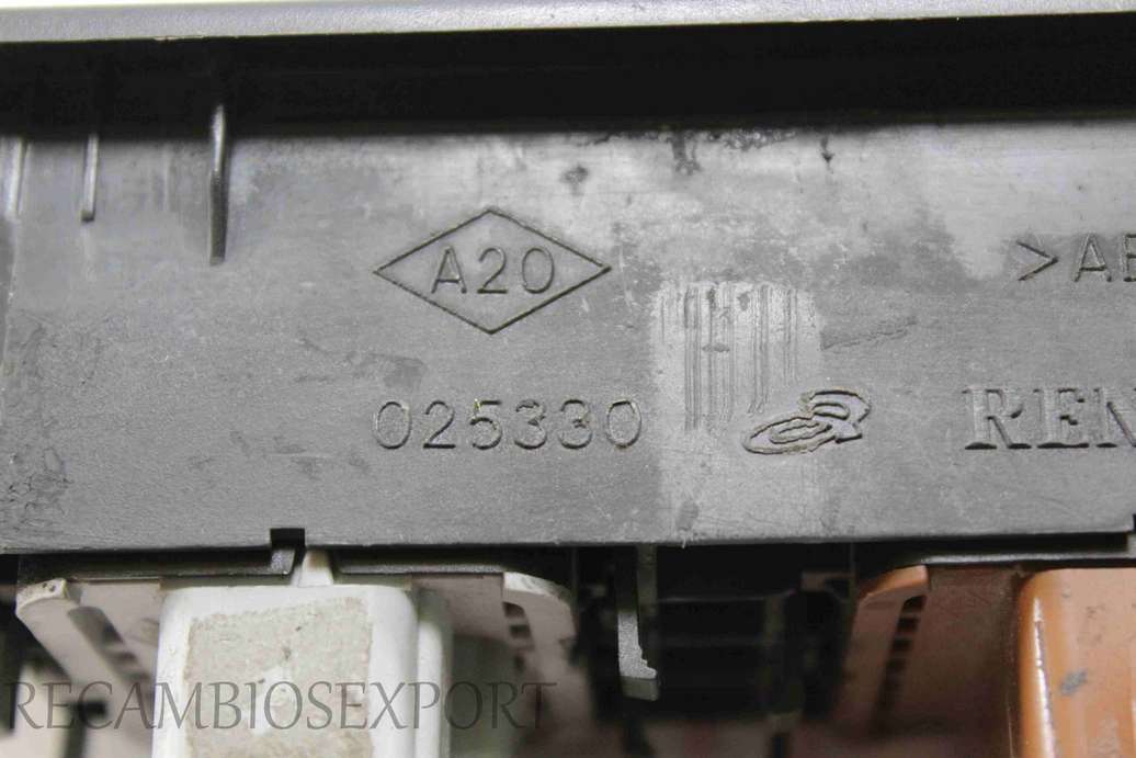 Interruptor de Elevalunas Renault Scenic - foto 3
