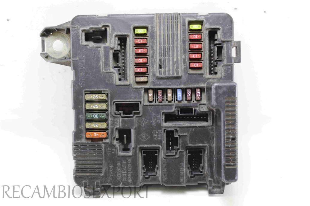 Caja de fusibles Renault Megane Scenic - foto 1