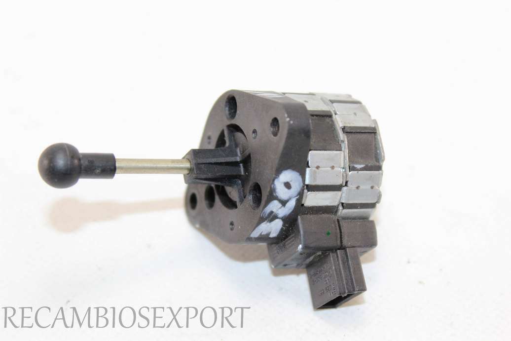 Servomotor Mercedes W204 1307220035 1 307 220 035 Xenon 8253567 8 253 567 AMP 19636082 1-963 608-22 - foto 1