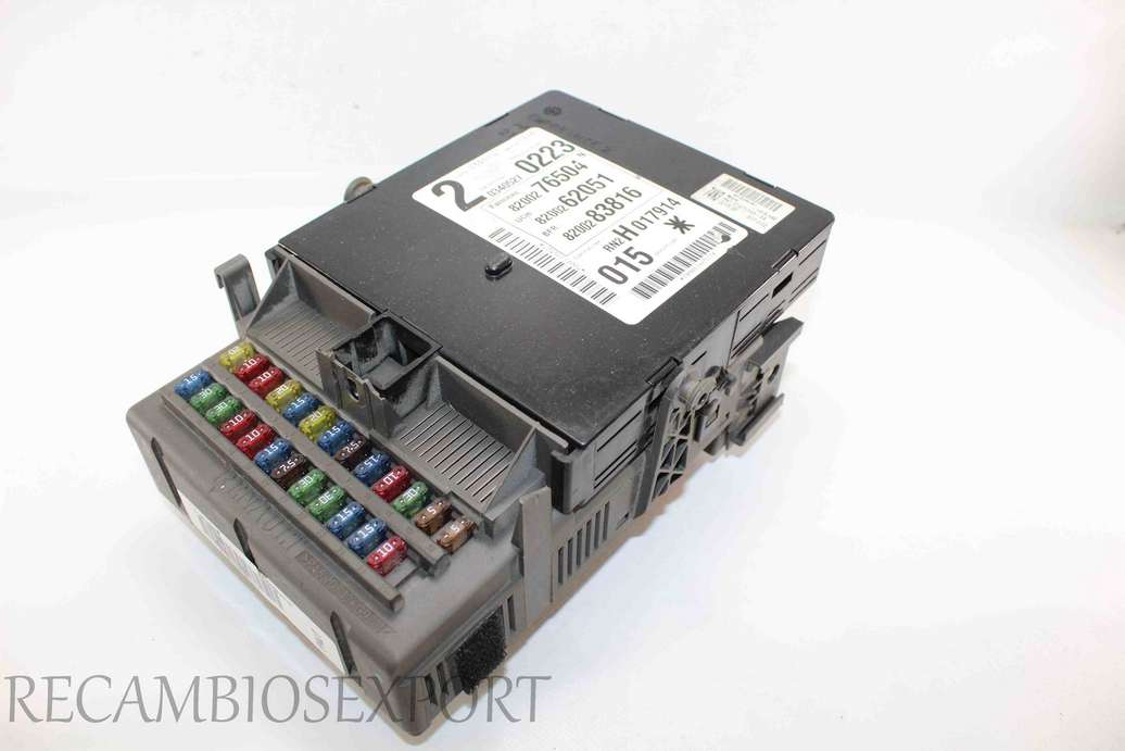 Caja de fusibles Renault Laguna 8200283816 8200004201E 8200262051 8200276504 - foto 1