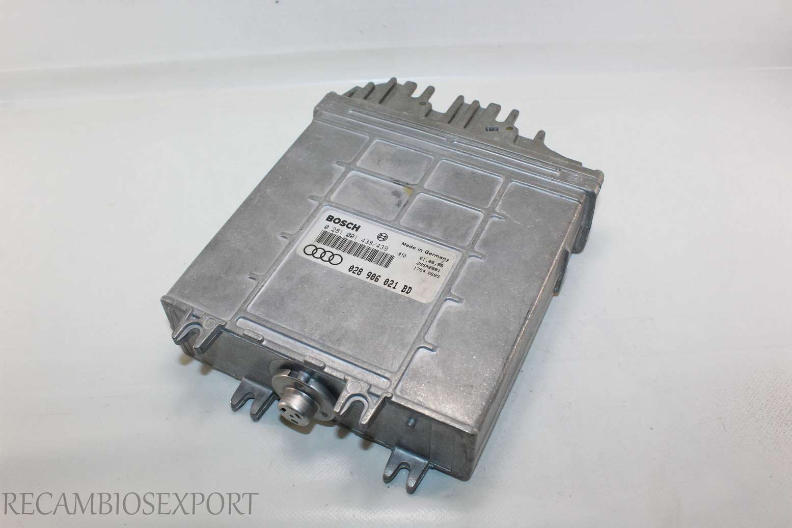 Centralita del motor Audi A4 B5 028906021BD 028 906 021 BD Bosch 0281001438 0 281 001 438/439 - foto 1