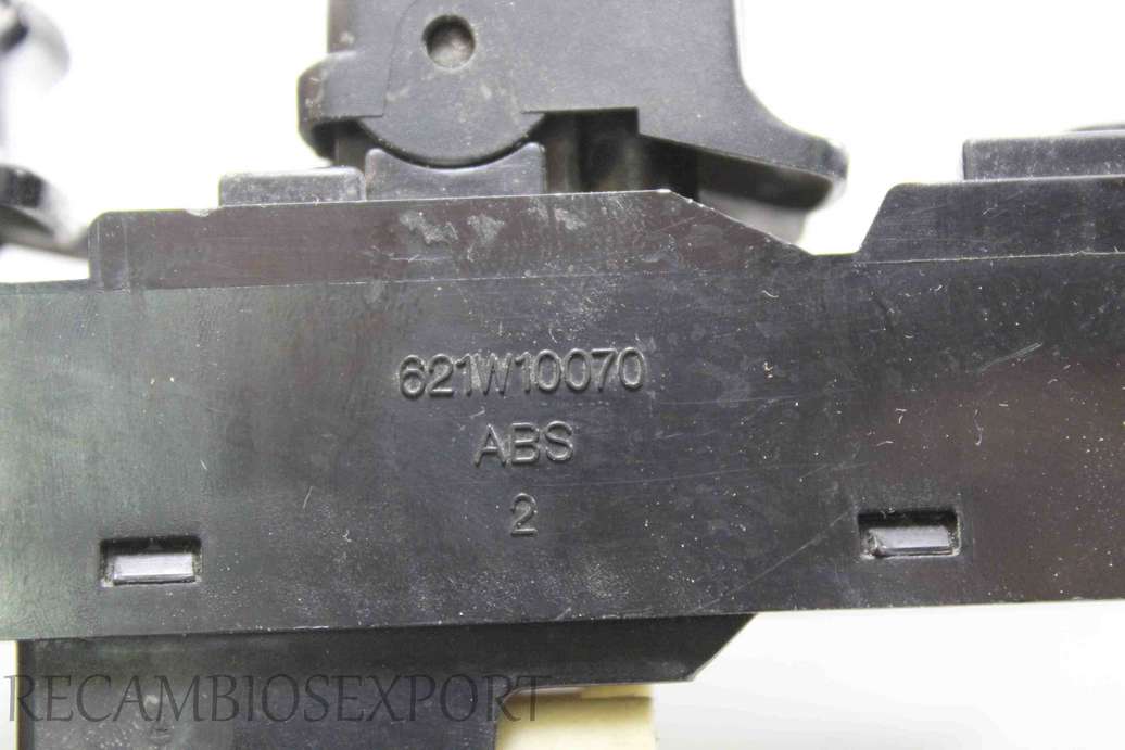 Interruptor de elevalunas Kia Rio 621W10070 - foto 2
