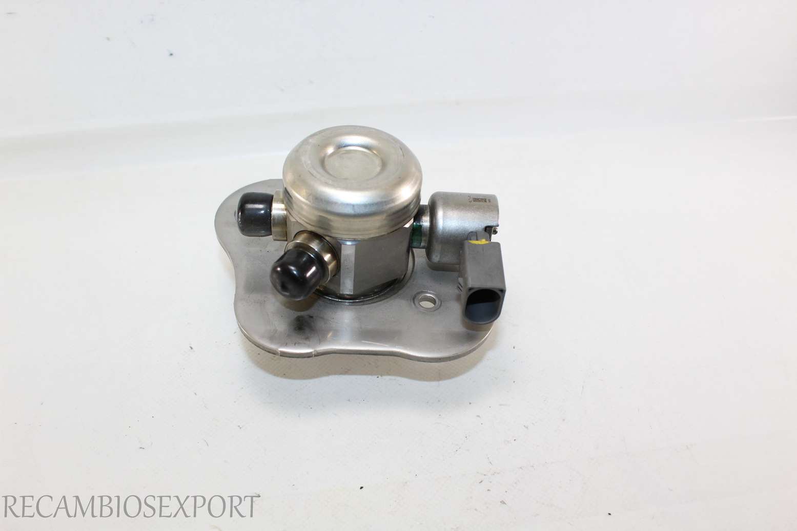 Bomba de combustible BMW E81 E92 13517562473 1351 7562473 Bosch 0261520142 0 261 520 142 - foto 1