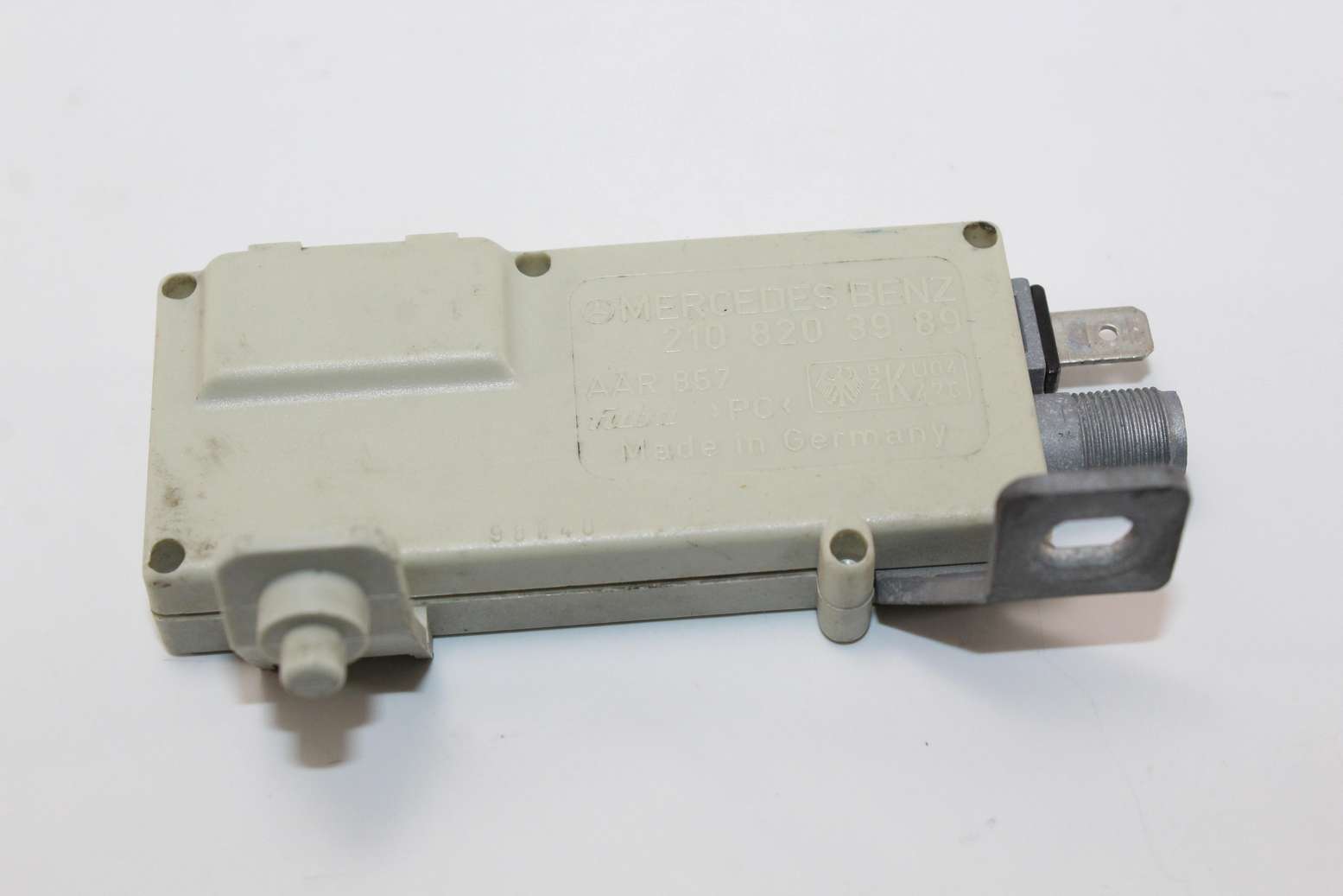 Amplificador de antena Mercedes W210 2108203989 210 820 39 89 - foto 1