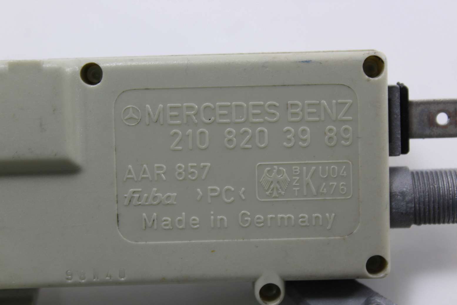 Amplificador de antena Mercedes W210 2108203989 210 820 39 89 - foto 2