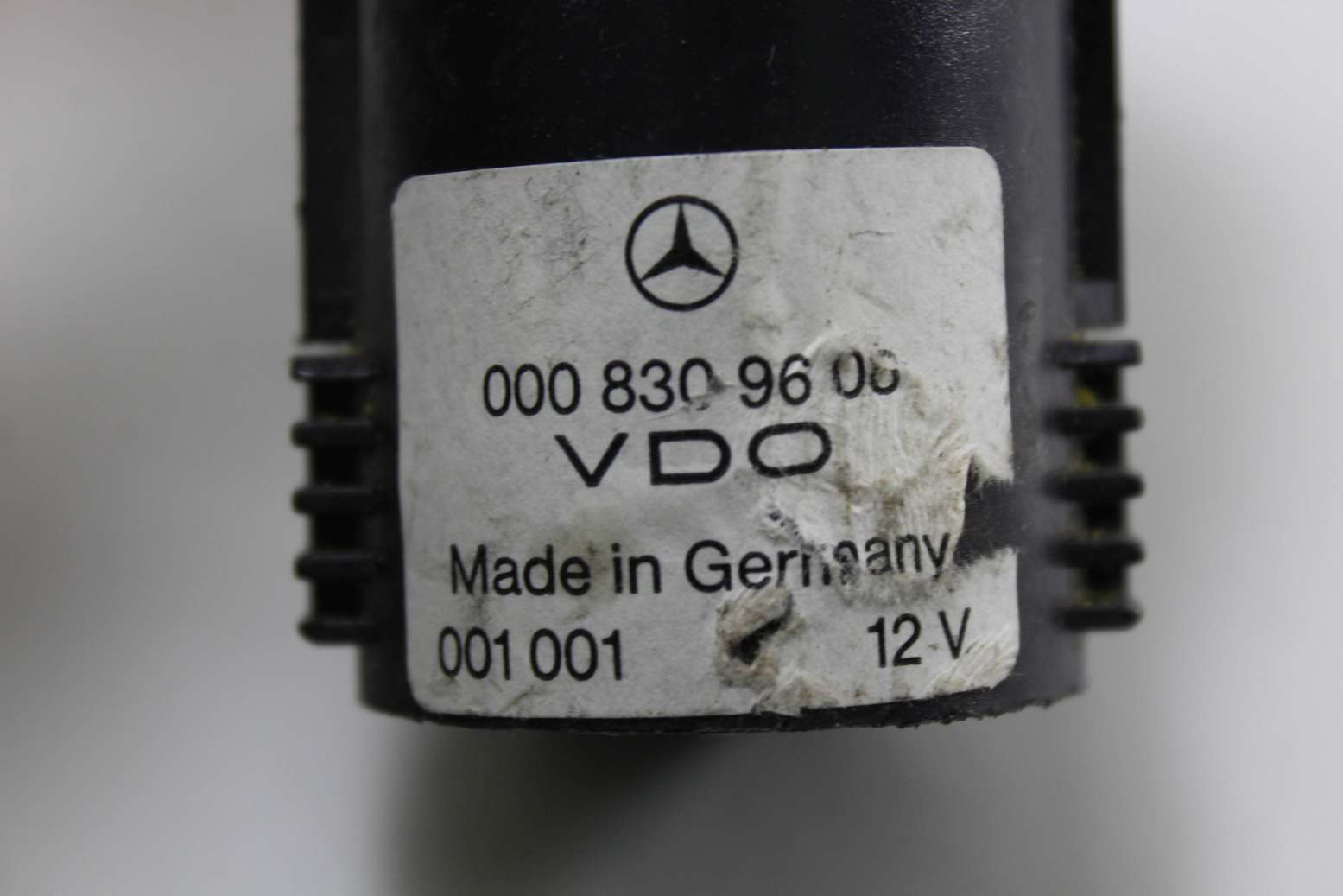 Sensor de temperatura Mercedes W124 0008309608 000 830 96 08 - foto 2
