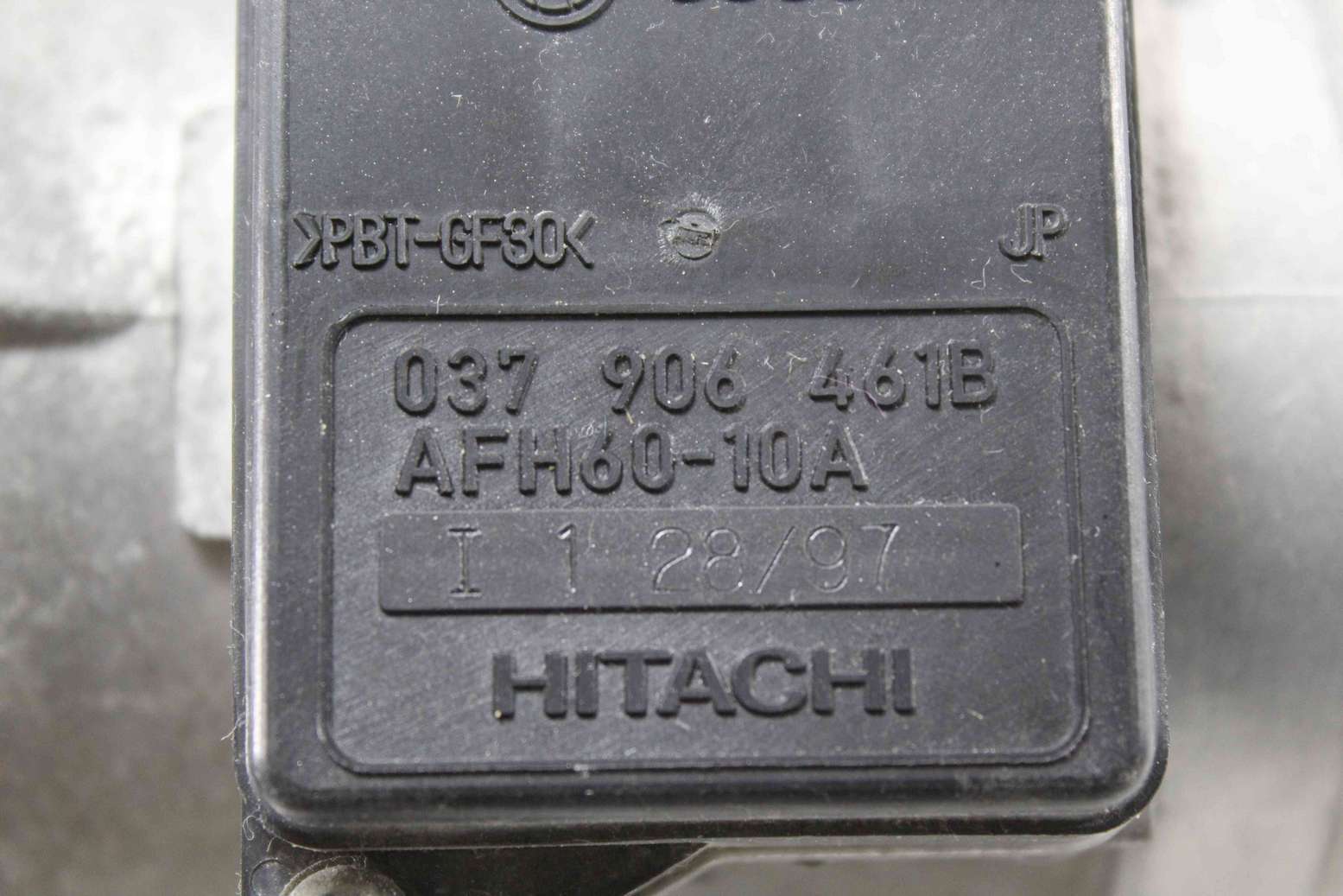 Caudalimetro VW Golf 037906461B 037 906 461B AFH6010A AFH60-10A - foto 2