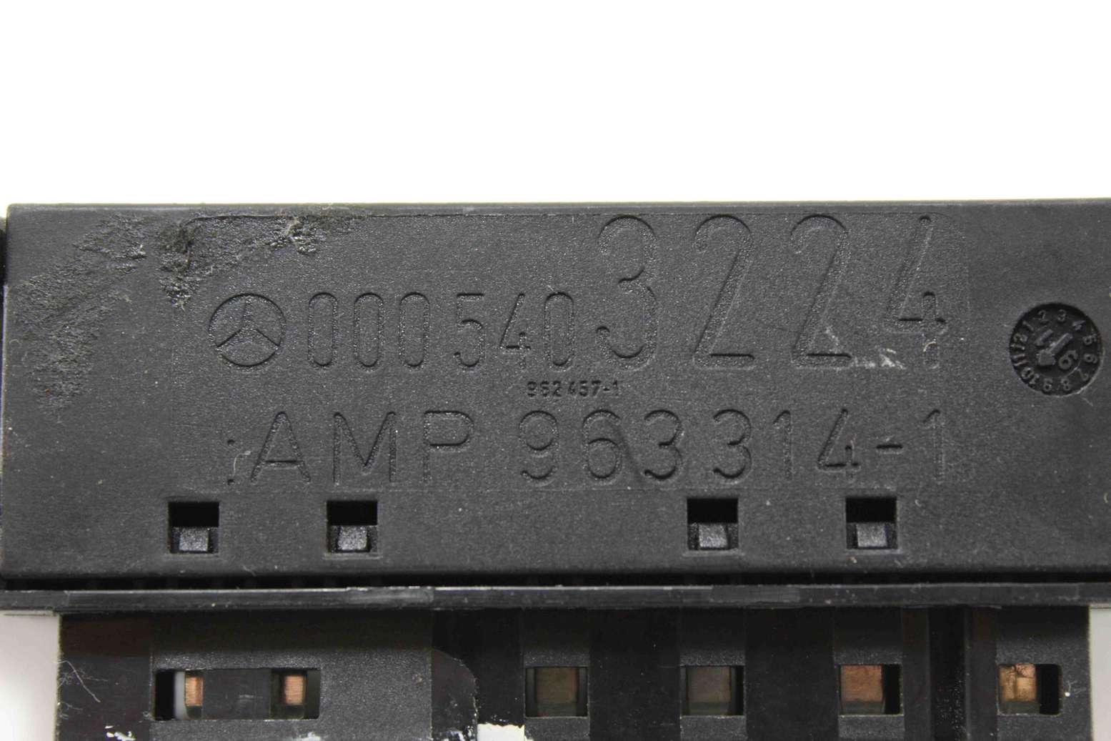 Relé amplificador Mercedes W140 0005403224 000 540 32 24 AMP9633141 AMP 963 314-1 - foto 2