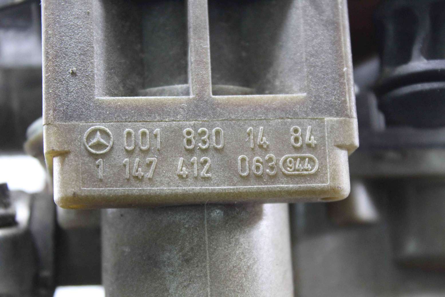 Válvula de Agua Mercedes W140 - foto 3