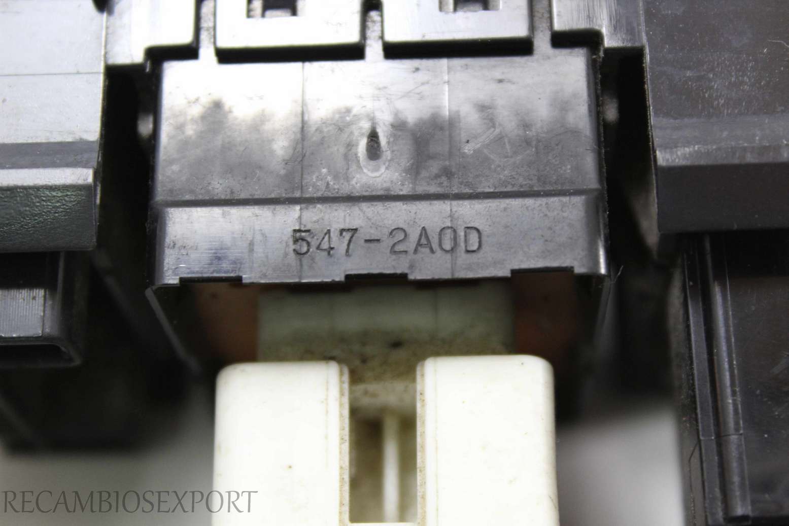 Interruptor de faros antiniebla Toyota Yaris F10CS24A 5472A0D 547 2A0D - foto 2