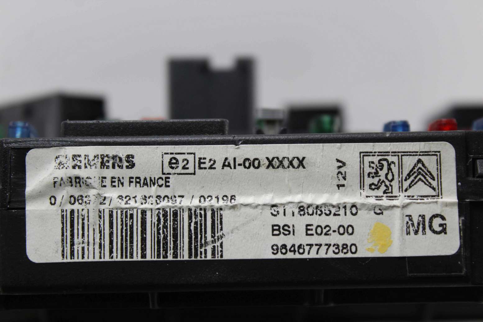 Caja de fusibles Peugeot 206 9646777380 Siemens S118065210G S118065210 G - foto 2