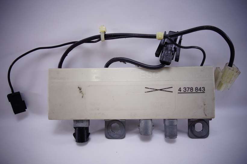 Amplificador de antenna BMW E38 E39 65248352499 65.24-8 352 499 AAR462 4378843 4 378 843 - foto 1