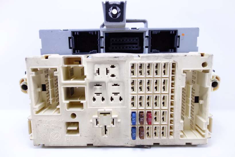 Caja de fusibles Fiat Stilo 46797609 27XCBATBB - foto 1