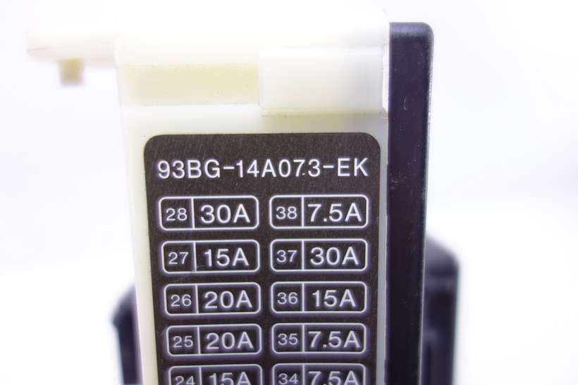 Caja de fusibles Ford Mondeo 93BG14A073EK 93BG-14A073-EK 93BG14K150AD 93BG-14K150-AD - foto 2