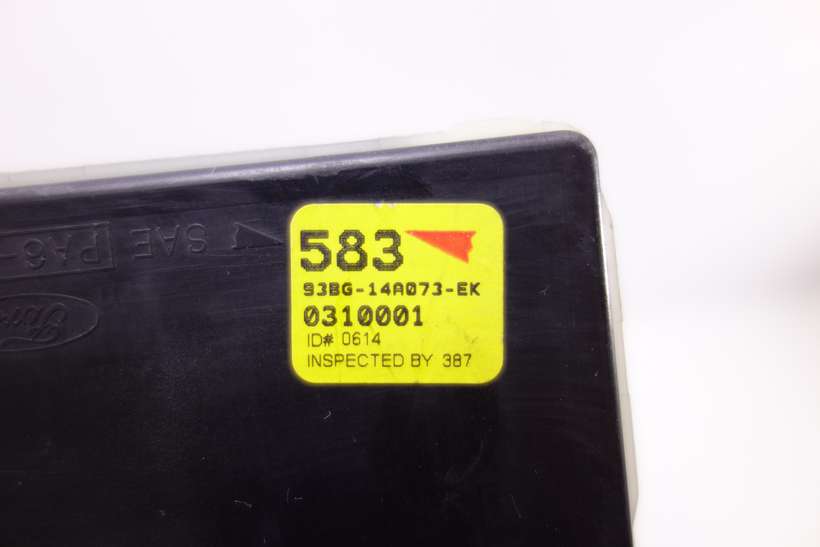 Caja de fusibles Ford Mondeo 93BG14A073EK 93BG-14A073-EK 93BG14K150AD 93BG-14K150-AD - foto 4