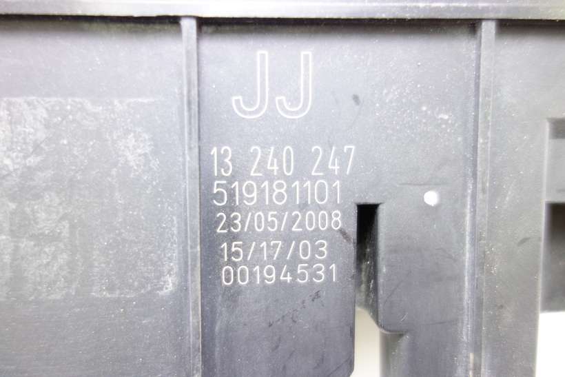 Caja de fusibles Opel Vectra 13240247 13 240 247 519181101 460023260 JJ - foto 2