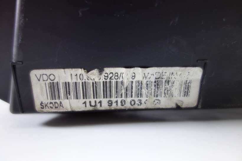 Cuadro de instrumentos Skoda Octavia 1U 1U1919034G 1U1 919 034 G VDO 110008928009 110 008 928 009 - foto 2