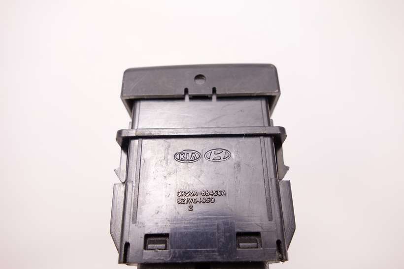 Interruptor de elevalunas Kia Carnival 0K53A66450A 0K53A-66450A 621W04950 - foto 2