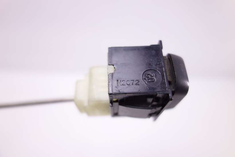 Interruptor de elevalunas M2072 - foto 2