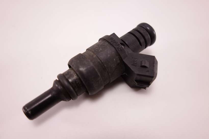 Inyector de combustible BMW E46 E60 E39 1427240 - foto 1