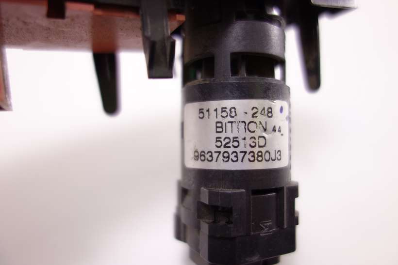 Interruptor de Botón Citroen C2 C3 96429005XT 9637937380J3 - foto 3