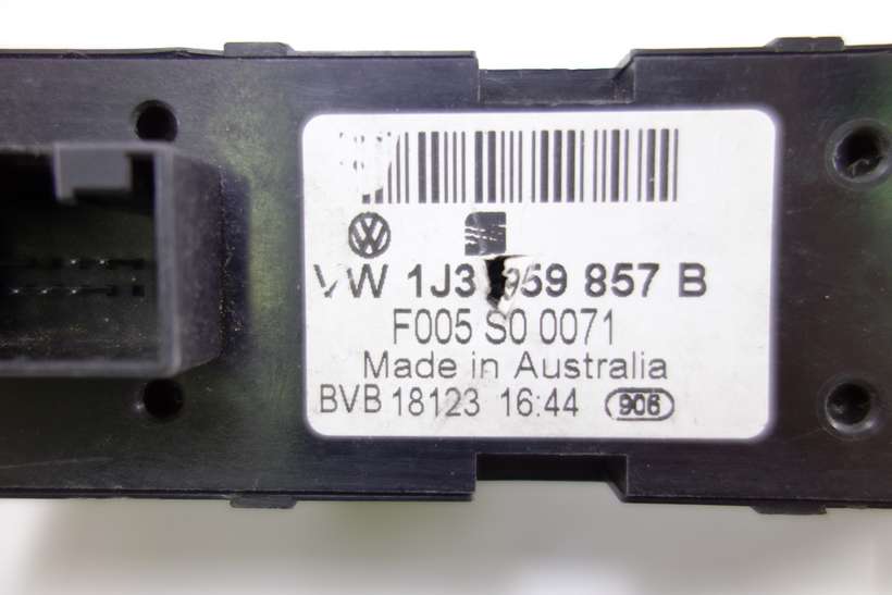 Interruptor de elevalunas VW Golf Seat 1J3959857B 1J3 959 857 B F005 S0 0071 - foto 2