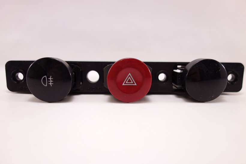 Interruptor de emergencia Hazard switch Hyundai KIA 864W0140F3 864W0140 F3 864W0140F1 864W0140 F1 - foto 1