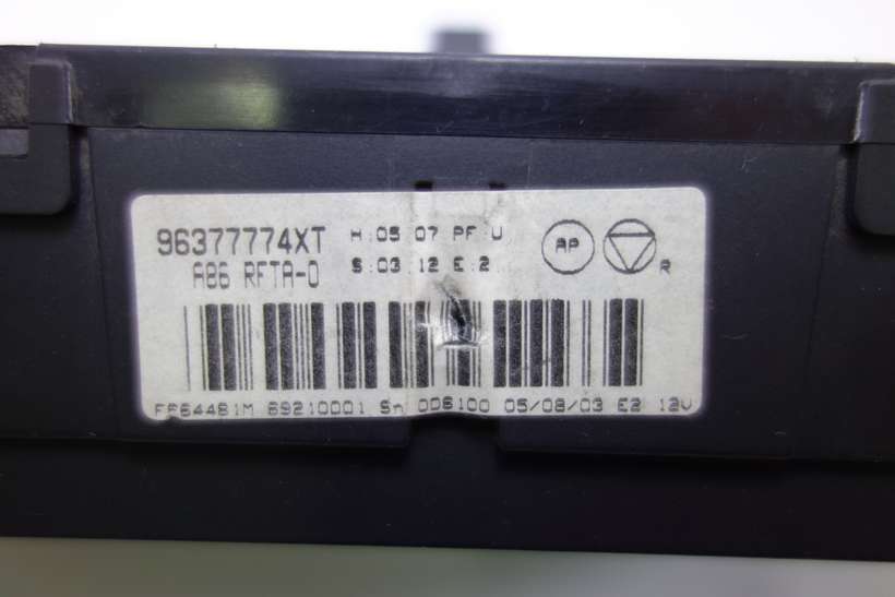 Panel de clima Citroen 96377774XT 69210001 F664481M - foto 3