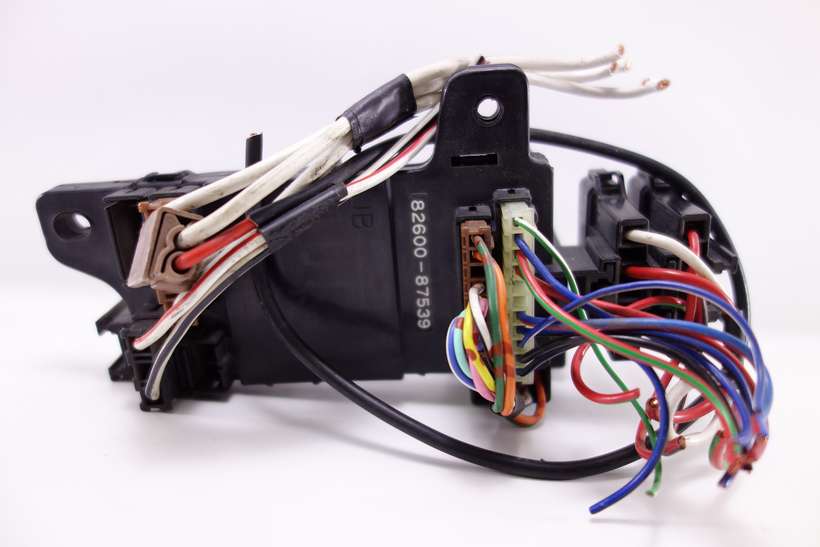 Caja de fusibles Daihatsu / Piaggio Porter 8260087539 82600-87539 8594087Z02 85940-87Z02 70501700010 70.501.70.001.0 - foto 2