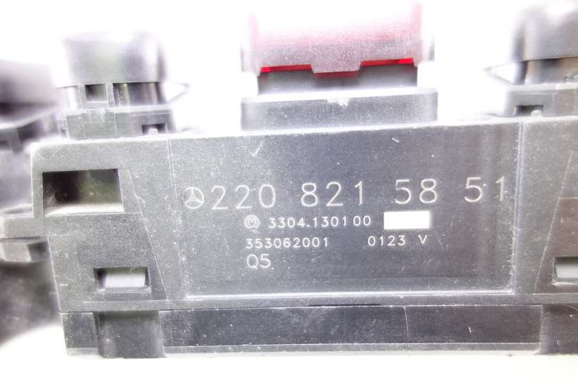 Interruptor interruptores Mercedes Benz W220 2208215851 220 821 58 51 2208206810 220 820 68 10 - foto 2