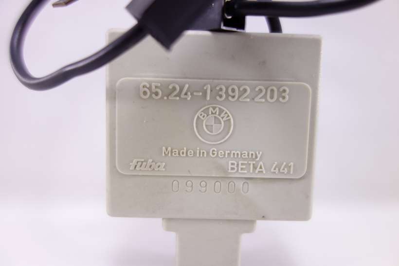 Amplificador de antena BMW E34 E32 E31 65241392203 65.24-1 392 203 BETA441 BETA441 - foto 2