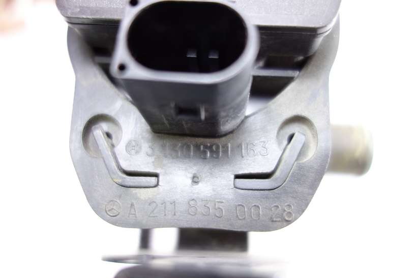 Bomba de limpia Mercedes Benz W251 A2118350264 A 211 835 02 64 ZSB0392023001 ZSB 0 392 023 001 A2118350028 A 211 835 00 28 3130591163 3 130 591 163 - foto 3