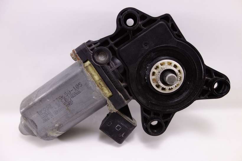 Motor de elevalunas Mercedes W220 119650105 119650-105 0536004901 053.60049.01 Siemens 7743003003 774.30030.03 - foto 1