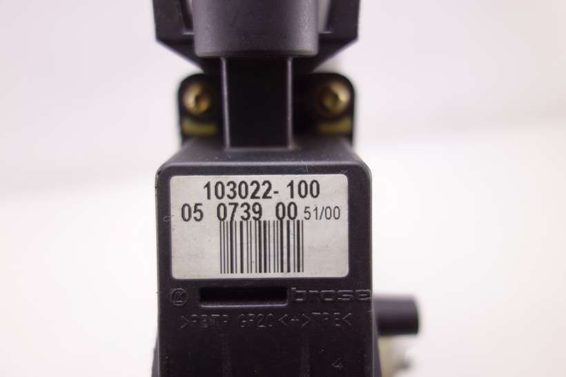 Motor de elevalunas Audi A3 103022100 103022-100 05073900 05 0739 00 114180102 114180-102 09021608 0536001401 053.60014.01 - foto 2