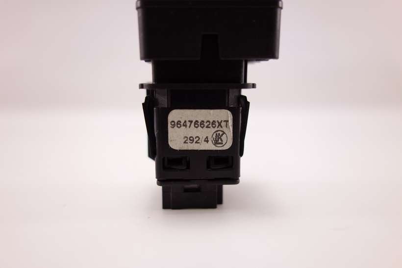 Interruptor de cierre centralizado Citroen C4 96476626XT - foto 2