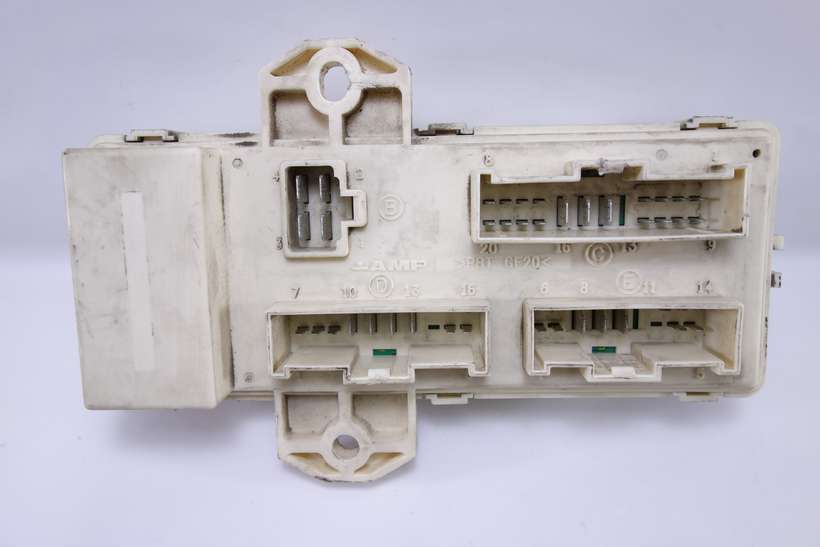 Caja de fusibles Kia Carnival 0K53B66730A 0K53B 66 730A - foto 1