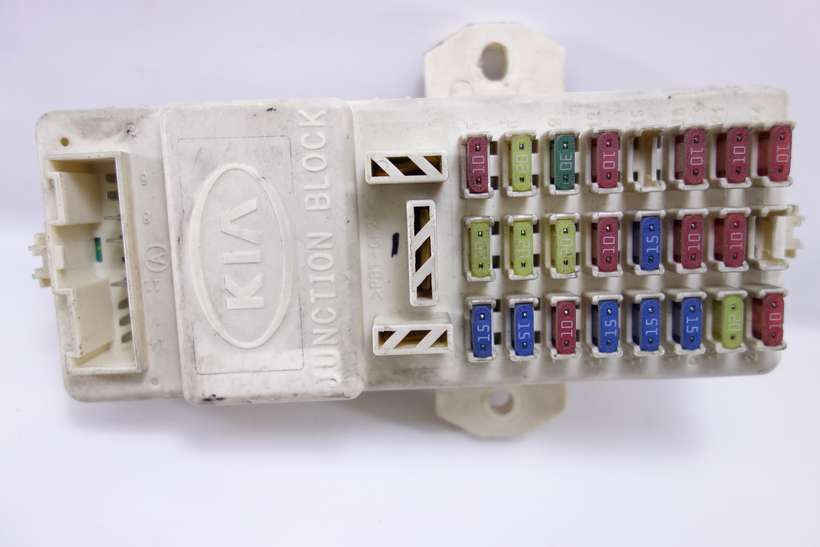 Caja de fusibles Kia Carnival 0K53B66730A 0K53B 66 730A - foto 2