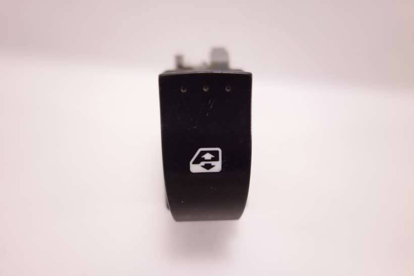Interruptor de elevalunas Renault Megane 28082 315027B - foto 1