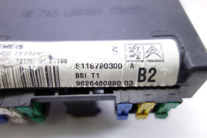 Caja de fusibles Peugeot Citroen 962646088003 9626460880 03 Siemens S118790300A S118790300 A B2 - foto 2