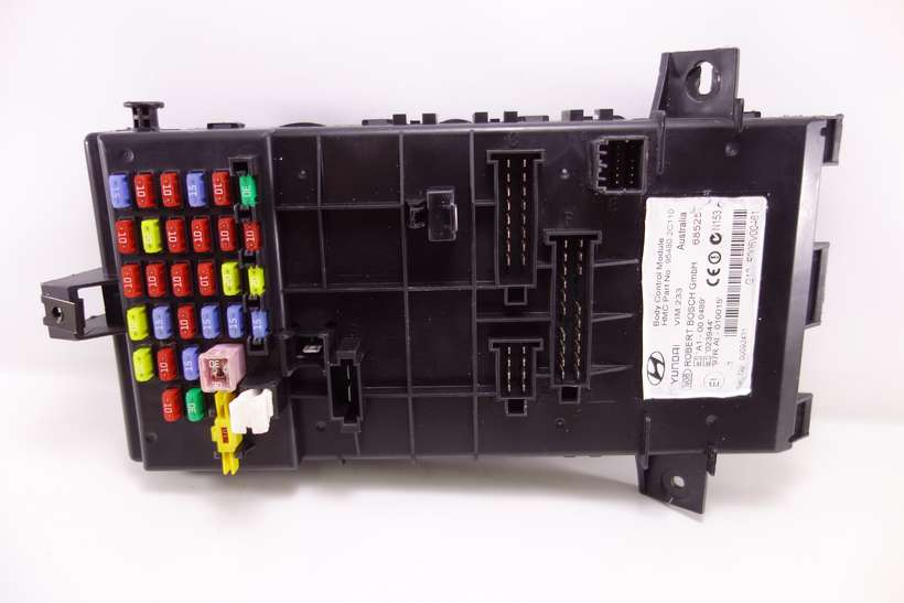 Caja de fusibles Hyundai Coupe 954102CXXX 95410-2CXXX 954802C110 95480 2C110 Bosch F005V00461 - foto 1