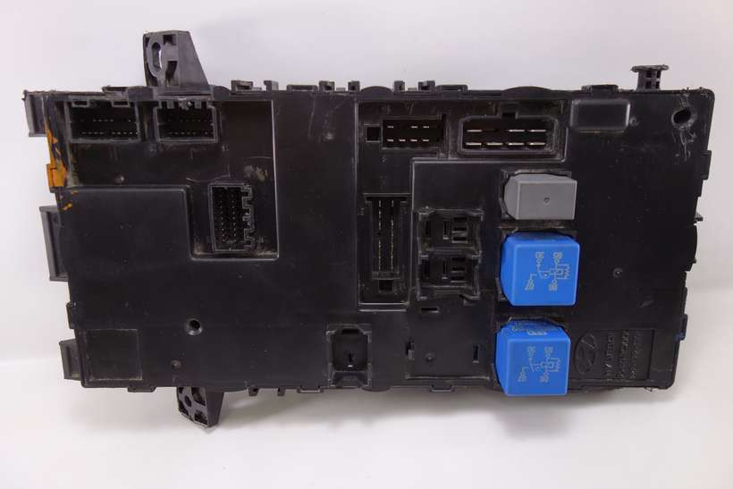 Caja de fusibles Hyundai Coupe 954102CXXX 95410-2CXXX 954802C110 95480 2C110 Bosch F005V00461 - foto 2