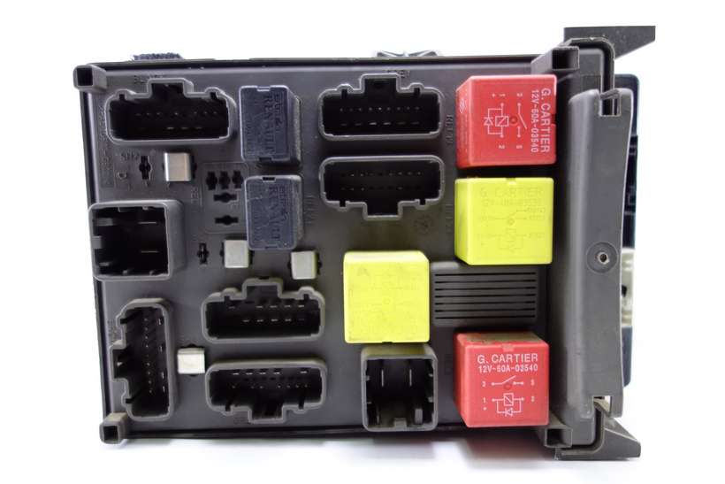 Caja de fusibles Renault Laguna 8200004201E 8200283811 518831003 - foto 1